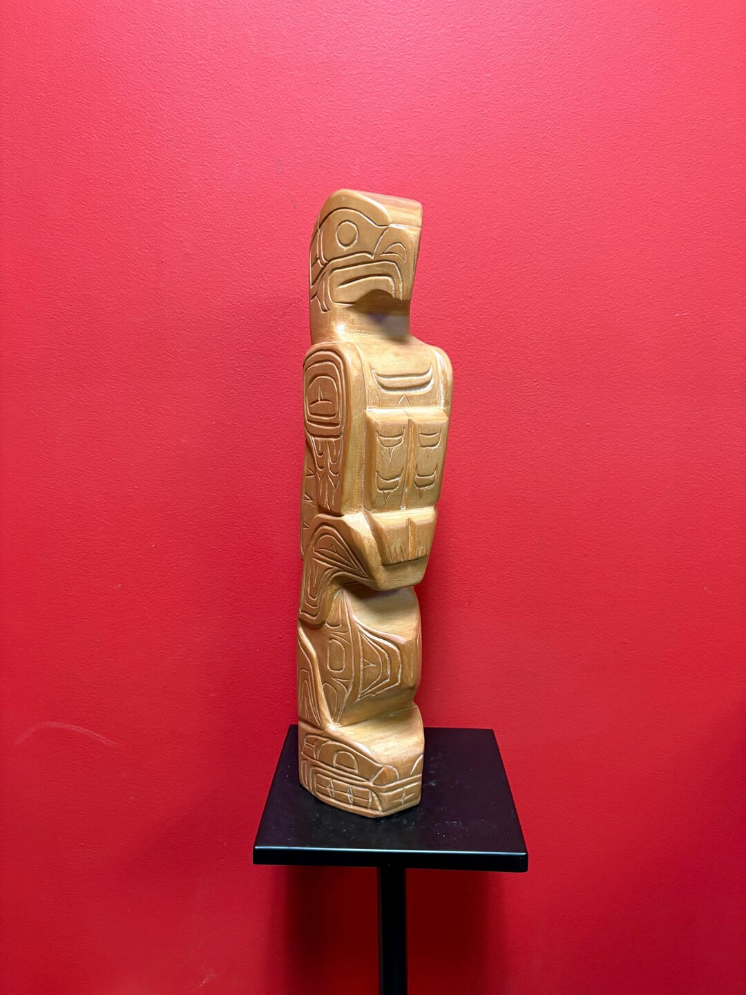 印象的な高さ18インチの先住民族の太平洋岸北西海岸のシーダーイーグル