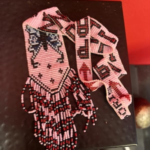 Beautiful indigenous First Nations beaded necklace representing PAPILLON — great condition