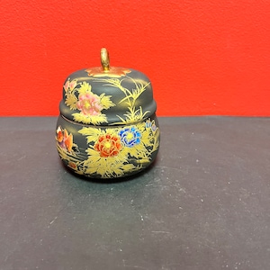 Antique Japanese Satsuma — stunning Japanese painted Satsuma lidded pot - 5 inches high and signed in mint condition
