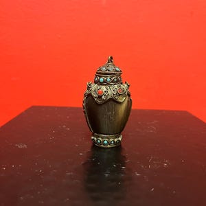 Amazing antique Tibetan horn and silver filigree snuff bottle with cartouches