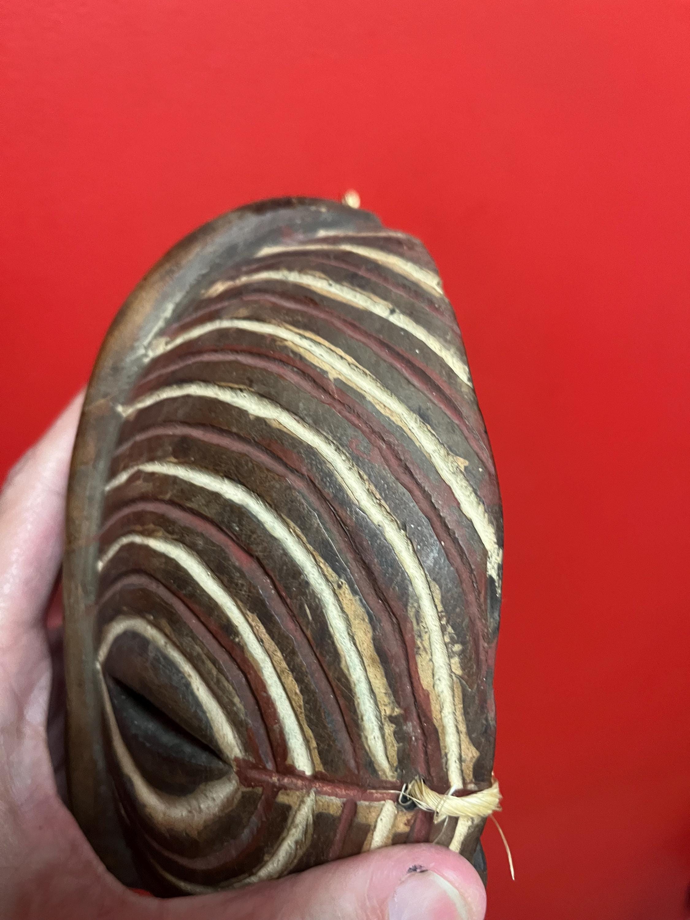 8 x 7インチの素晴らしい1950年代のアフリカタンザニアの工芸品マスク