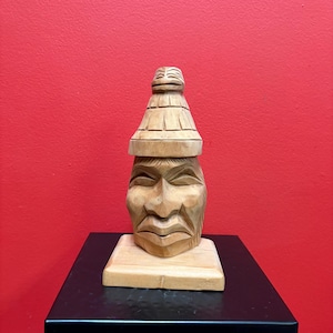 Lovely indigenous first nations Pacific northwest coast Cedar statue of a chief by Marvin Baker — great detail and price - 8 inches tall