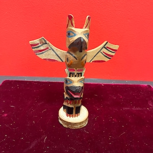 5 x 7” high primitive folk art Indigenous, First Nations, Pacific Northwest totem pole  — sweet