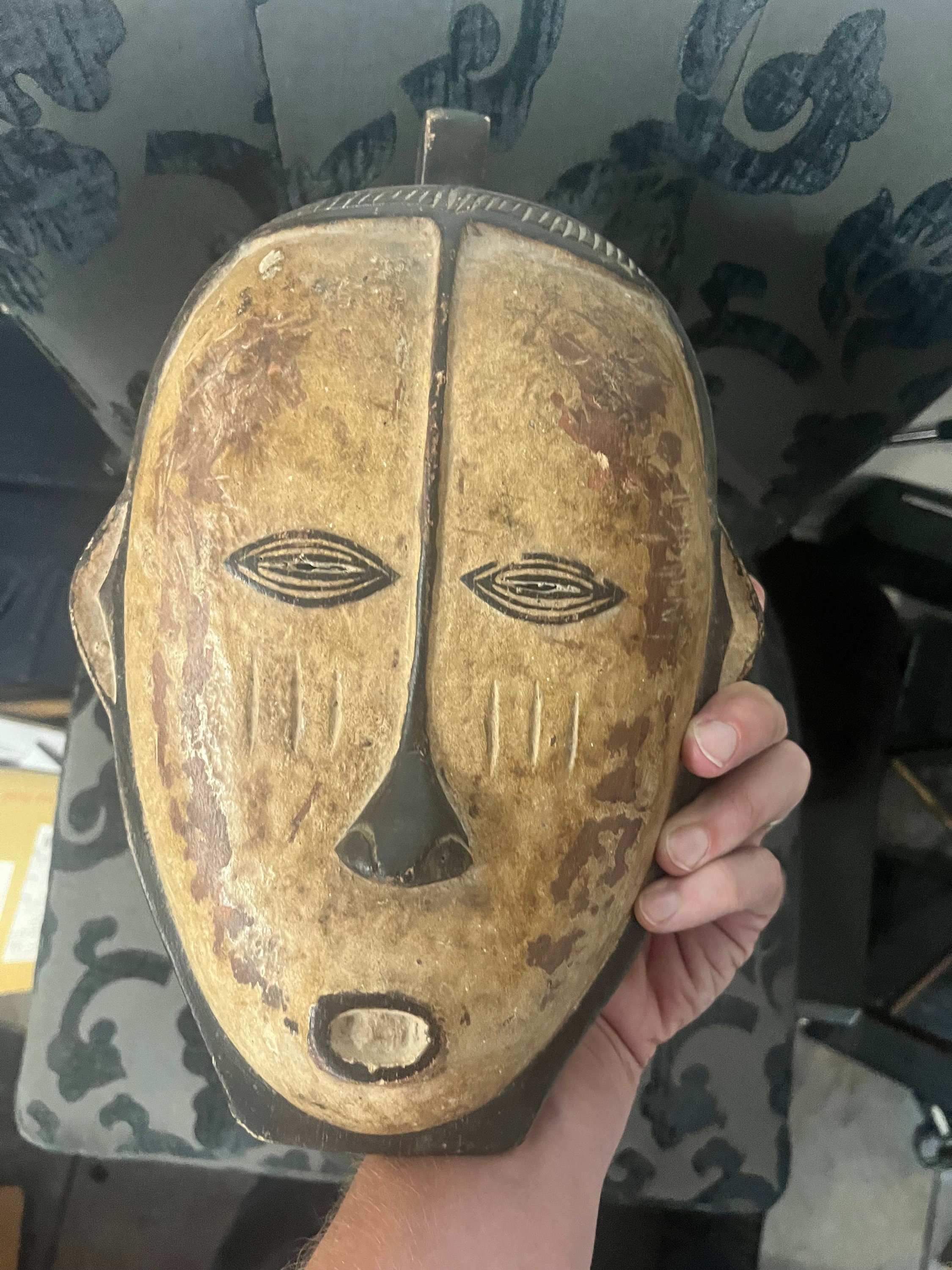 アフリカ　コンゴ　マスク　飾り　魔除け アフリカ コンゴ マスク 飾り 魔除け - メルカリ