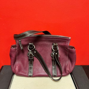 Fabelhaftes authentisches weinrotes Leder wie die neue Coach Handtasche — mit der originalen Seriennummer — wow — perfektes Geschenk — super Preis