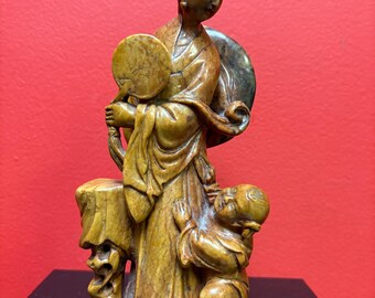 中国のアンティークの豪華な女性と子供の石像 - 素晴らしいディテール