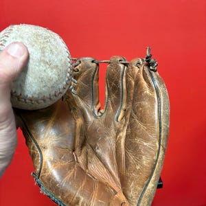 Beautiful cooper works leather baseball glove and ball — 1940’s ish — wow — good antique condition —
