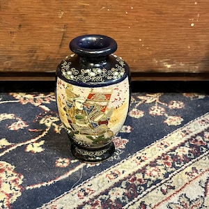 A  6 inch tall antique Japanese Satsuma vase - signed and mint condition