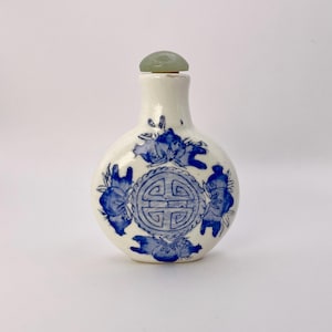 Chinesische Porzellan Schnupftabak Flasche mit Verschluss aus Jade