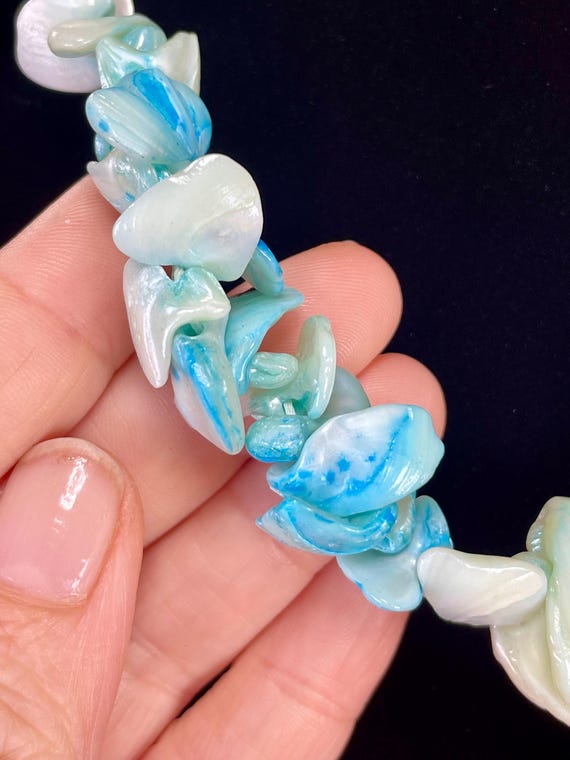 Colourful 22 inch Shell Necklace - image 3