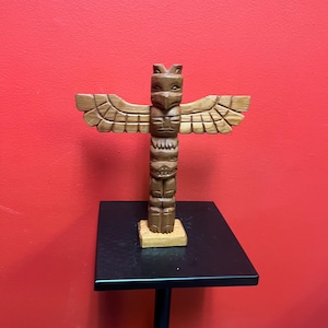 10 x 7” wide Canadian indigenous first nations, Pacific Northwest Coast signed totem pole— amazing value