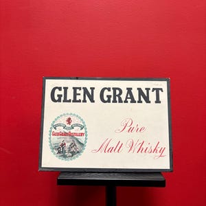 Hermoso cartel publicitario de whisky puro escocés Glen Grant en cartón, en excelentes condiciones, para colgar o colocar de pie, 10 x 7 pulgadas