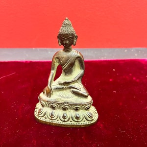 Wunderschöner 10 cm großer Thai Bronze Buddha mit schöner Patina -