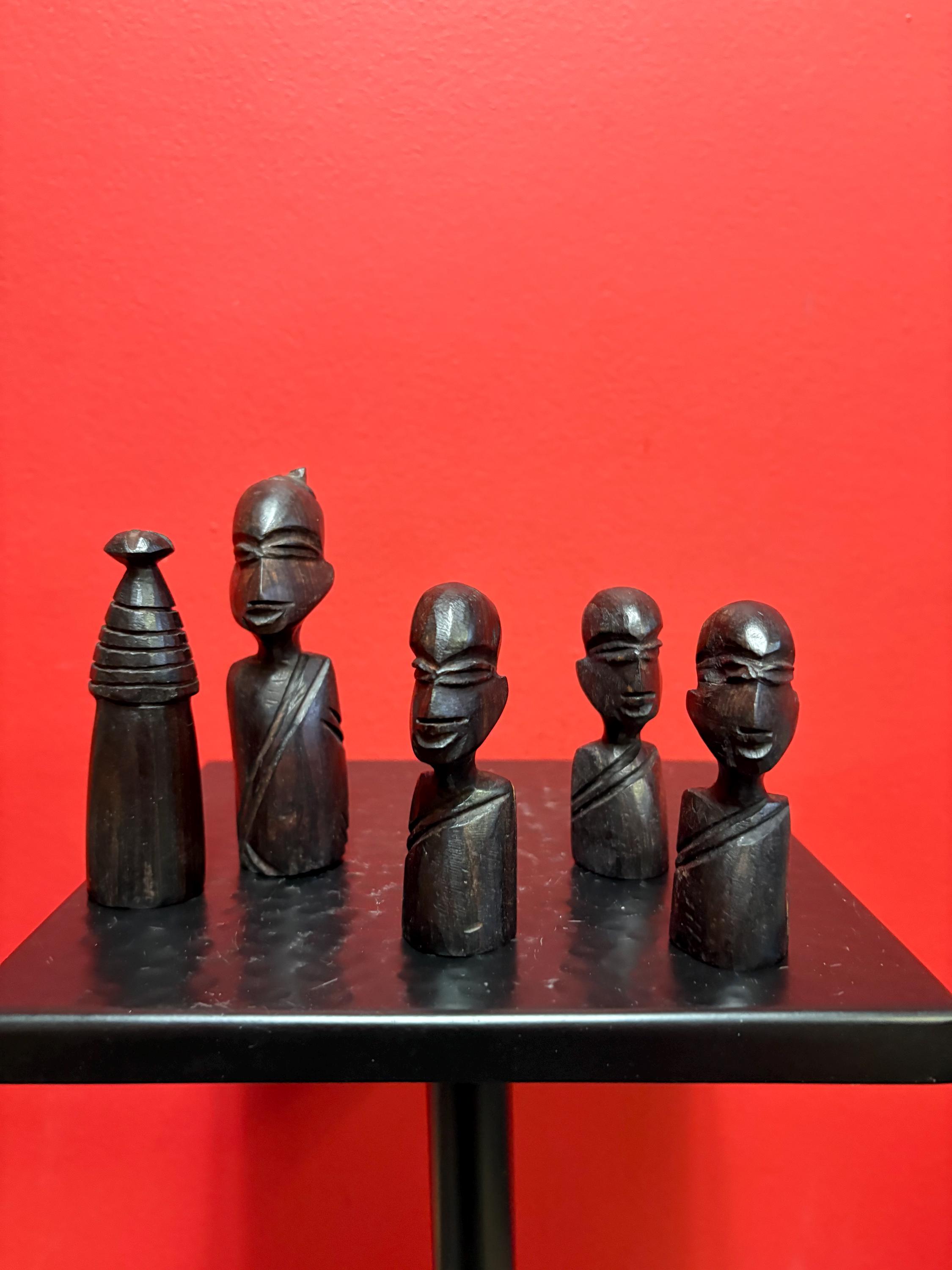 アフリカ製　アンティーク　彫像　(木製) 素敵な古いアフリカの木製彫像のセット - 3〜5インチ - すべて込みの