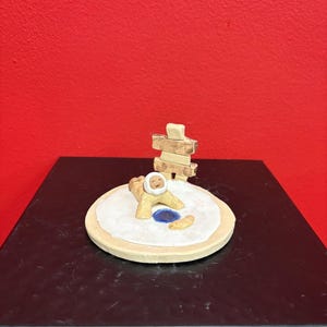 Beautiful Canadian indigenous Inuit signed clay statue of Eskimo and Inukshuk— handmade — approx 3”  high — perfect condition — great gift