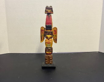 Absolutely fabulous antique indigenous first nations Canadian authentic Polychrome 9 inch high winged totem pole