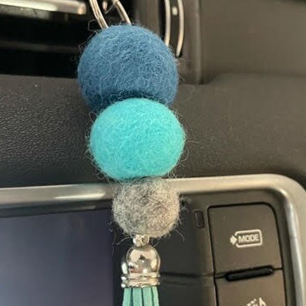 Essential oil clip on car diffuser/keychain