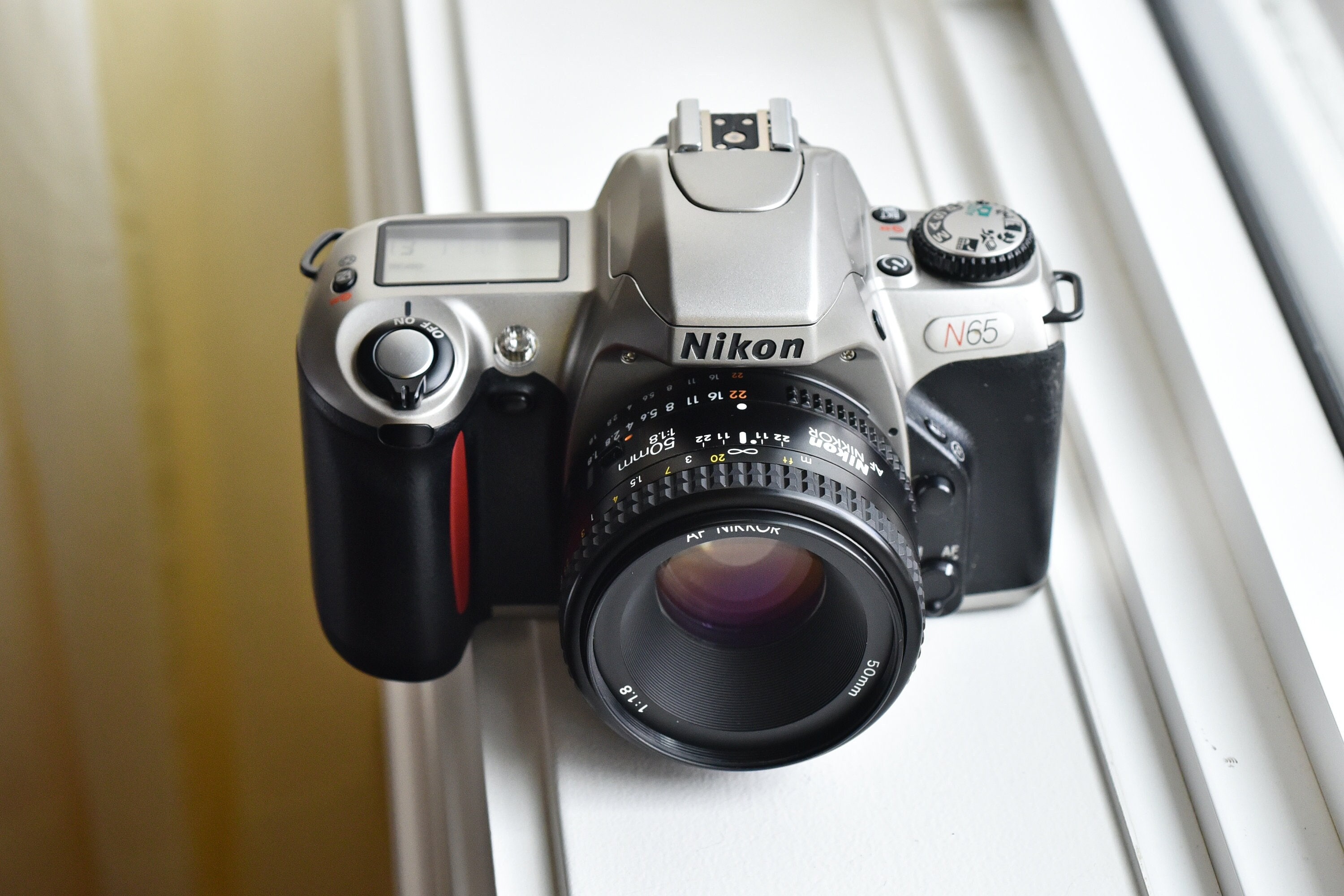 Nikon N65 in Other Markets Vintage Film 35mm Camera W/nikkor 50mm