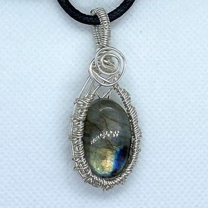 labradorite wire wrapped pendant | crystal necklace | labradorite necklace | crystal pendant | wire wrapped necklace | handmade jewelry