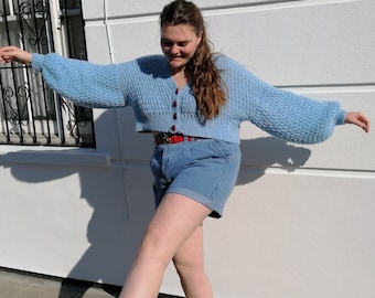 Modello lavorato a maglia per cardigan che spunta fuori: cardigan corto XS–XXL filato Aran/pettinato