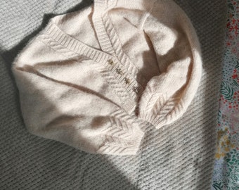 Modello lavorato a maglia cardigan Cherubino / Modello avventuroso lavorato a maglia per principianti cardigan corto taglia pettinata inclusa