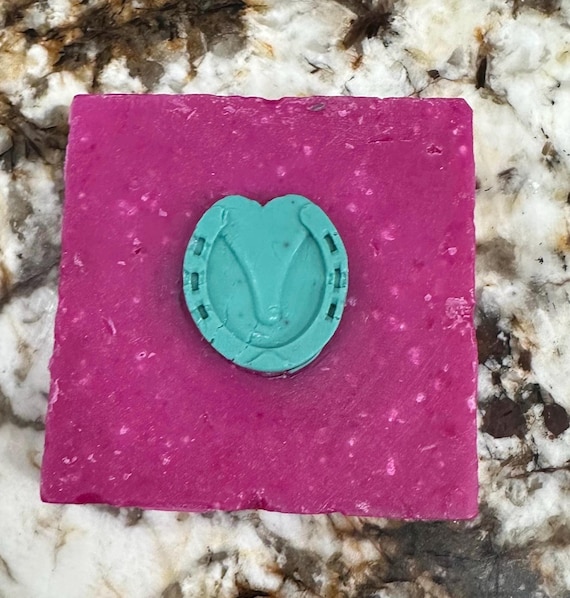 Raspberry Scrub Soap-A sweet fragrance embellished with an equestrian theme!Straight Rasberry goodness with sea salt as an exfoliant!! Nice!