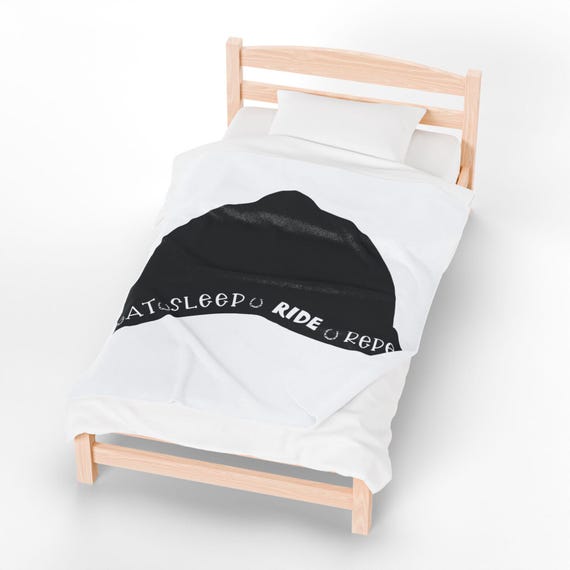 Equestrian Velveteen Plush Blanket - Horse Lover Gift, Cozy Throw, Bedroom Decor, Animal Print Bedding, Horseback Riding Home Accent