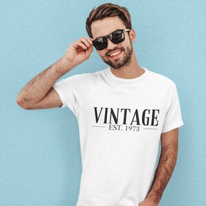Personalisierte Unisex Vintage EST [Jahr] Shirt - Lustiges Geburtstagsgeschenk - Alter T-Shirt - Personalisiertes Top - Geburtstagswitz - Geschenk für beste Freundin