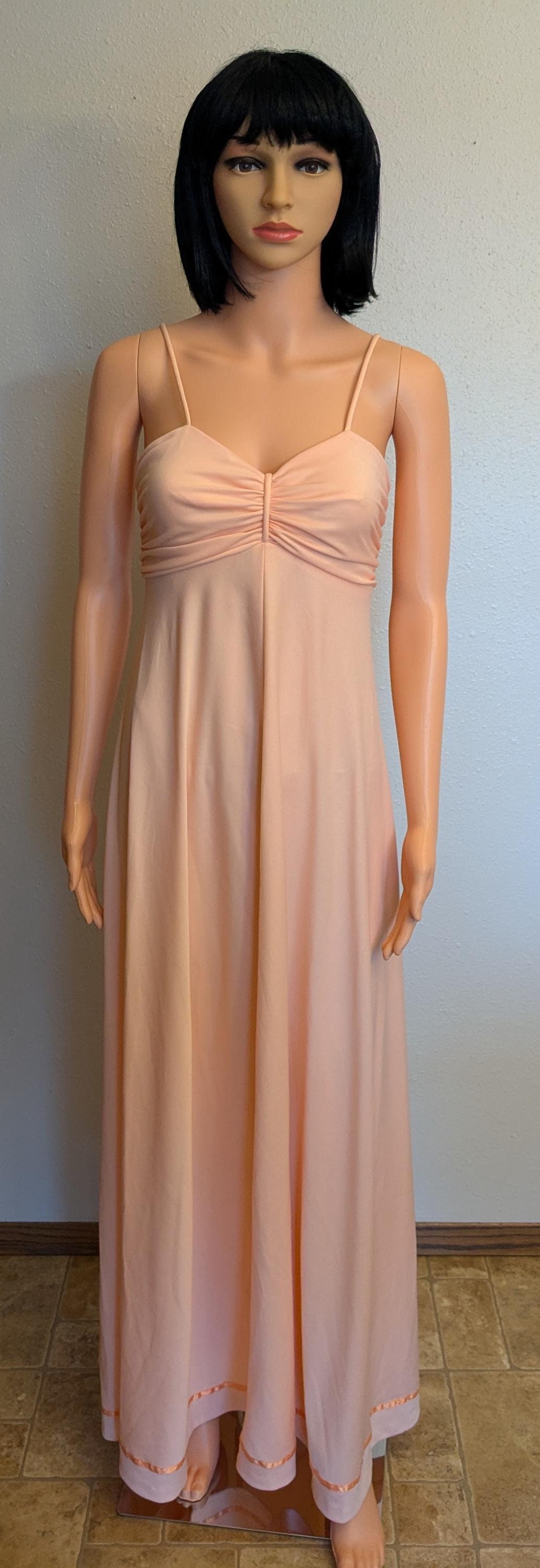 vintage peach bridesmaid dresses 1978 Formal Dress With Pleated Jacket | Size Small | Empire Waist | Full Skirt | Spaghetti Straps | Pleated Bodice Size:L - 41/42 occasion:wedding-guest NOIR POETRY | The Pink bridesmaid The Tilly peach bridesmaid