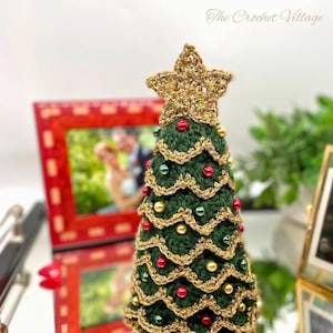 Grandma&#39;s Christmas Tree Crochet Pattern. Easy 3D Mini Christmas Tree. DIY Crochet Christmas Décor and Gift. Small Handmade Christmas Tree.