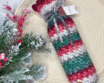 Christmas Crochet Wine Cozy Pattern – Easy Bottle Holder, Wine Bag, Tote, Holiday Gift Idea | North Pole Design