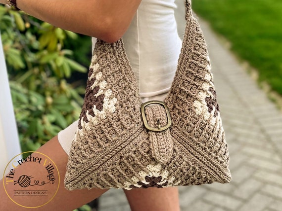 Easy Crochet Clutch Bag Pattern, A Perfect Summer Purse! - KnitHacker