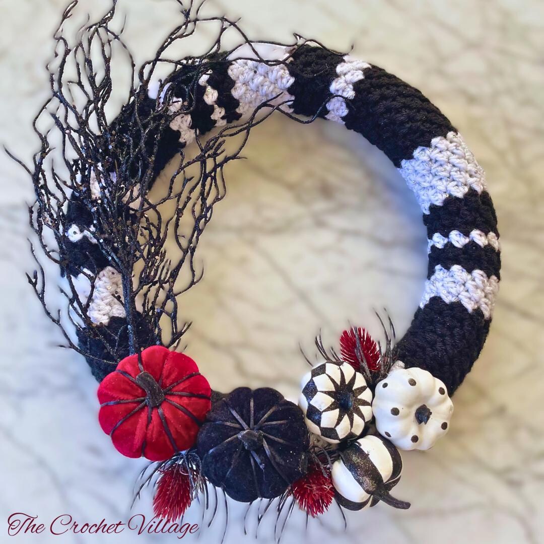 Spooky Wreath Crochet Pattern Halloween Decoration Crochet Crochet spooky-wreath-crochet-pattern-halloween-decoration-crochet-crochet