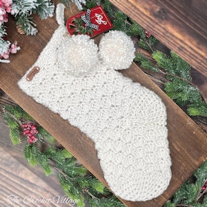 Snowball Christmas Stockings Crochet Pattern. Holidays crochet gift. Christmas crochet décor. Oversized and textured Crochet Stockings.