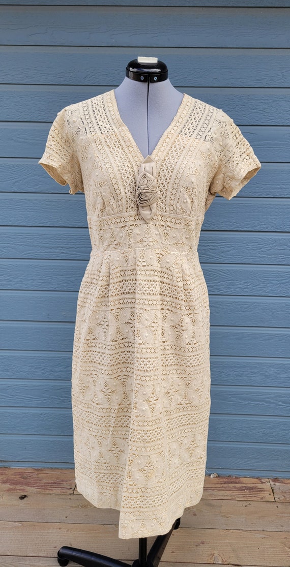 1950s Vintage wiggle, lace dress