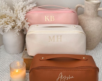 Personalised Makeup Bag Cosmetic Bag Name/Initials Storage Case Leather Look Toiletries Bag Mother’s Day Bridesmaids Gifts Large Waterproof