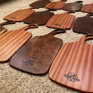 Tablas de charcutería de madera dura hechas a mano