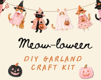 Può includere: Un kit per il fai da te di una ghirlanda con illustrazioni ad acquerello di gatti in costume di Halloween appesi a un filo. Il testo recita Meow-loween DIY GARLAND CRAFT KIT, accompagnato da una zucca nera e una rosa in basso.