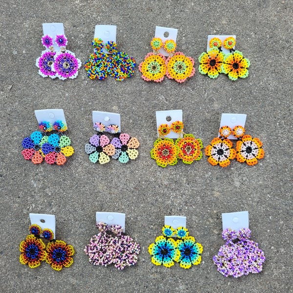Beaded flower Earrings, Mexican Beaded Flower Dangle Earrings, Bead earrings, Mexico earrings, Huichol Earrings, floral earrings