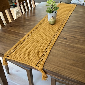 Modern Table Runner Crochet Pattern // Crochet Placemat Pattern // Crochet Dining Set // Crochet Farmhouse Table Runner // Boho Table Runner