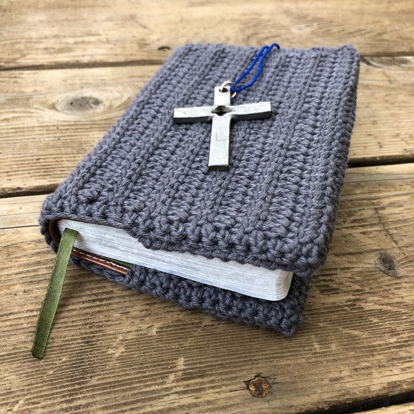 Book Cover Crochet Pattern // Bible Cover Crochet Pattern // Crochet Gift for Grandma // Baptism Gift // Confirmation Gift