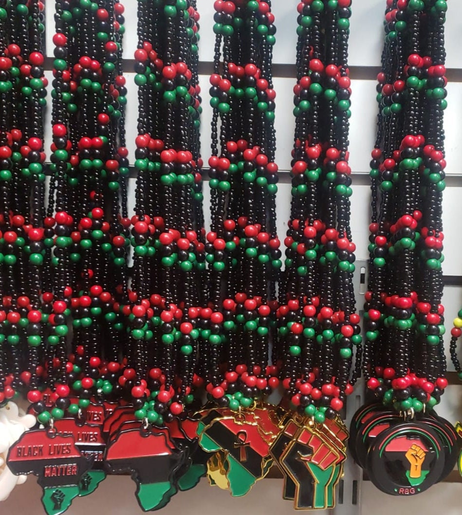 Red black and green necklace clearance