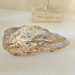 Large Blue Kyanite w Mica / 455g
