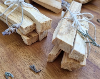 4 x Palo Santo Sticks.