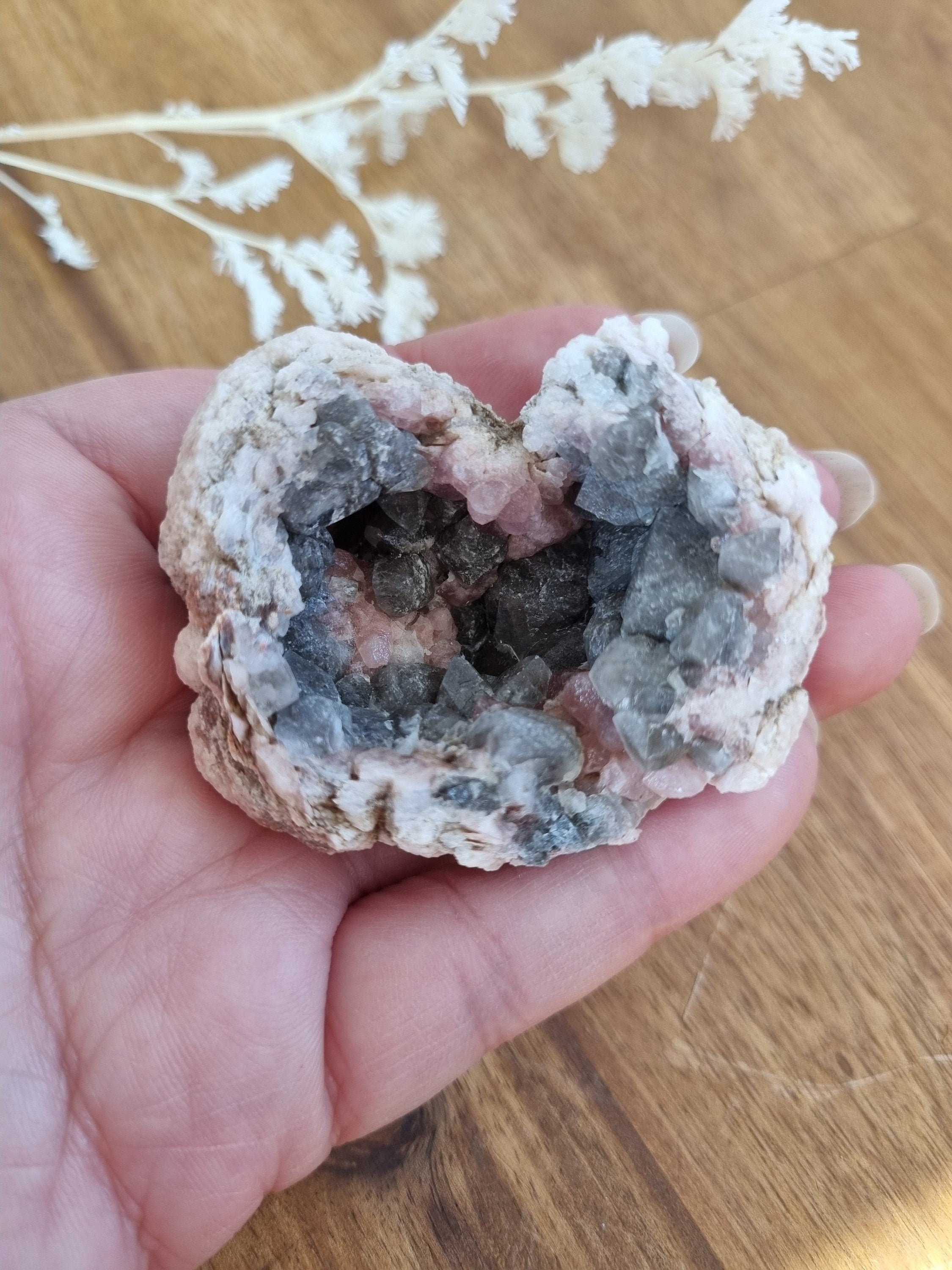 Pink Amethyst Geode With Lots of Analcime / Analcime Geode / Argentinian  Geode - Etsy