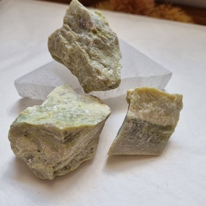 Raw Serpentine Chunk / Raw gemstone