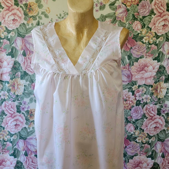 Darling 1960's Nightgown // Sweet Floral Loungewe… - image 3