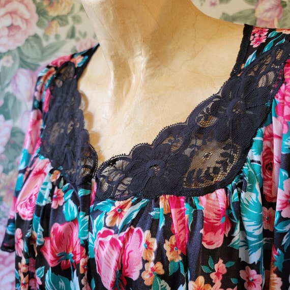 Vintage Vanity Fair Floral Robe // 1980s Bright F… - image 6