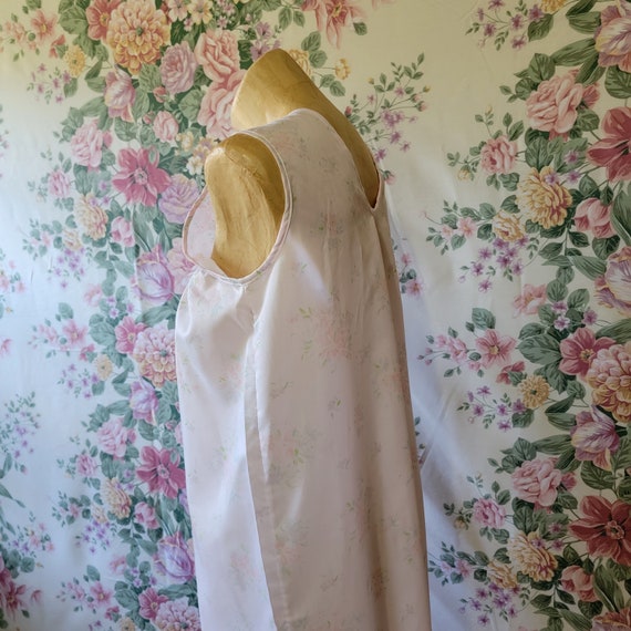 Darling 1960's Nightgown // Sweet Floral Loungewe… - image 7