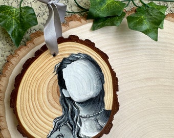 TAYLOR SWIFT Reputation album cover hand-painted, double-sided wood slice ornament